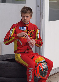 Thomas Krebs lader op til næste vigtige heat med en slurk vand.